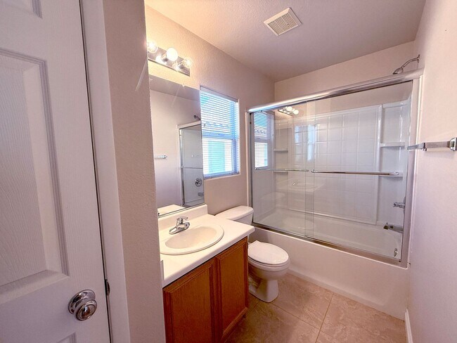 Building Photo - Great 3 bedroom home with open downstairs ...