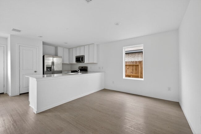 Building Photo - 26719 Prairie Smoke Ln