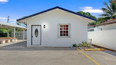 Building Photo - 433 NW 25th Ave