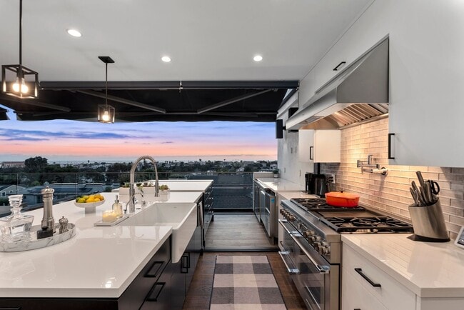 Building Photo - Recently Built, Fully Furnished, Custom Home w/ Amazing Indoor/Outdoor Living Space, Perched Abov...