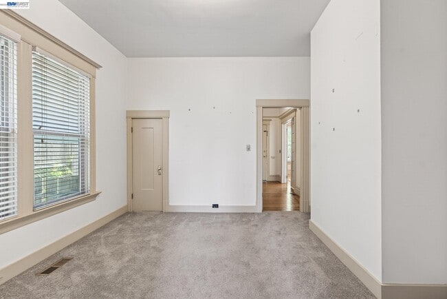 Building Photo - 1835 Prince St