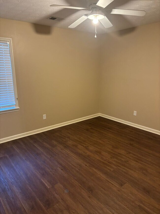 Building Photo - 6313 Olde Towne Dr