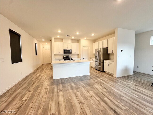 Building Photo - 6675 Ellery St