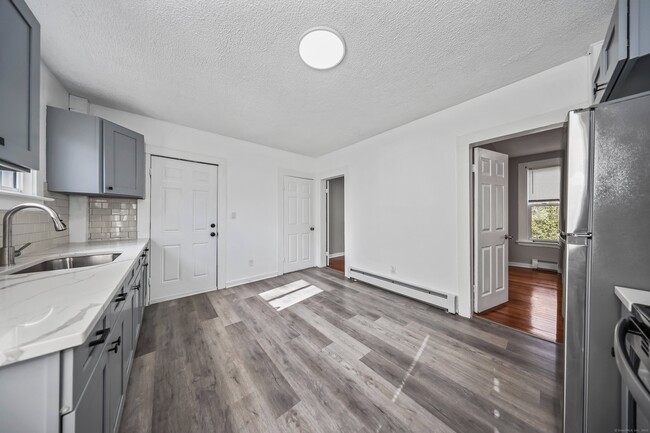 Building Photo - 90 Hillside Ave