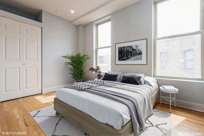 Building Photo - 1446 W Irving Park Rd