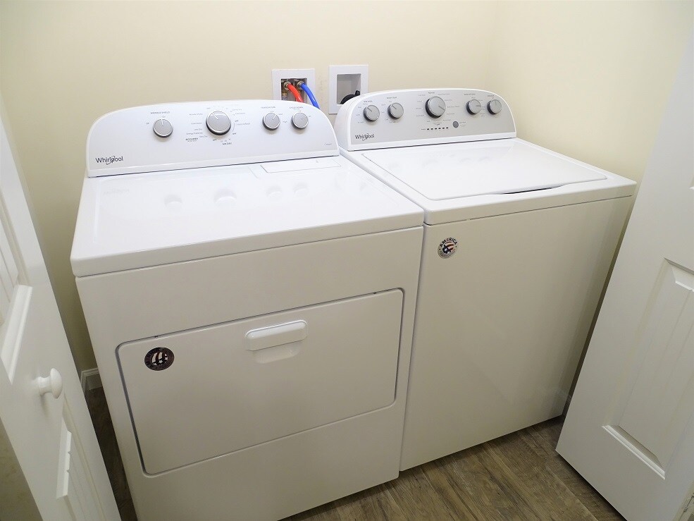 Building Photo - 609 Byler Cir