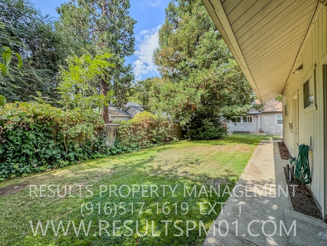 Building Photo - Adorable 2 Bedroom Charmer