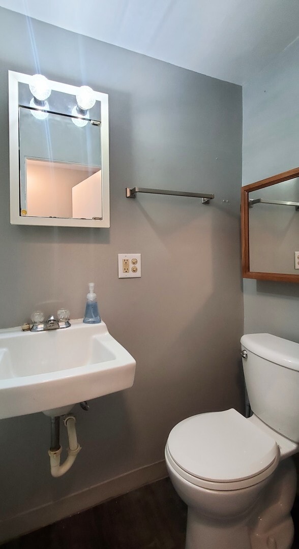 Building Photo - 414 Oneida St