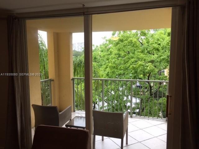 Building Photo - 19555 E Country Club Dr