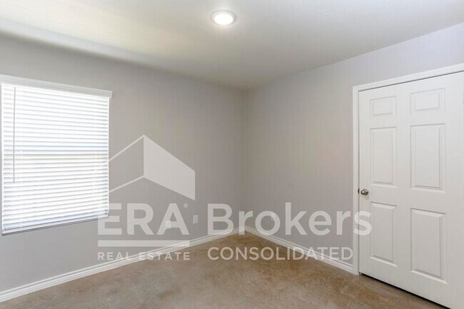 Building Photo - 2328 Duntov Dr