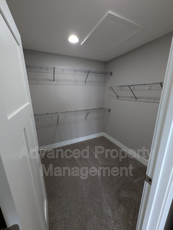 Building Photo - 1520 Foxwood Pass