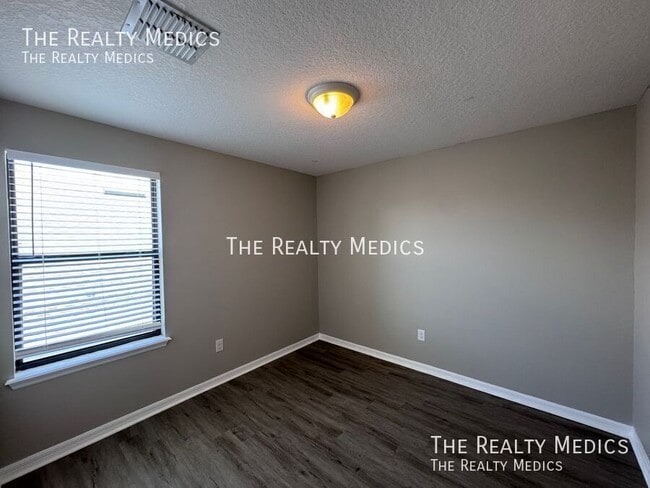 Building Photo - 2148 Ontario Way