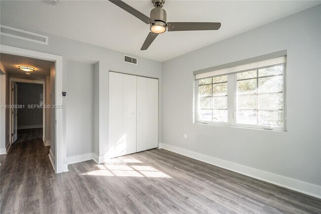 Building Photo - 331 85th St