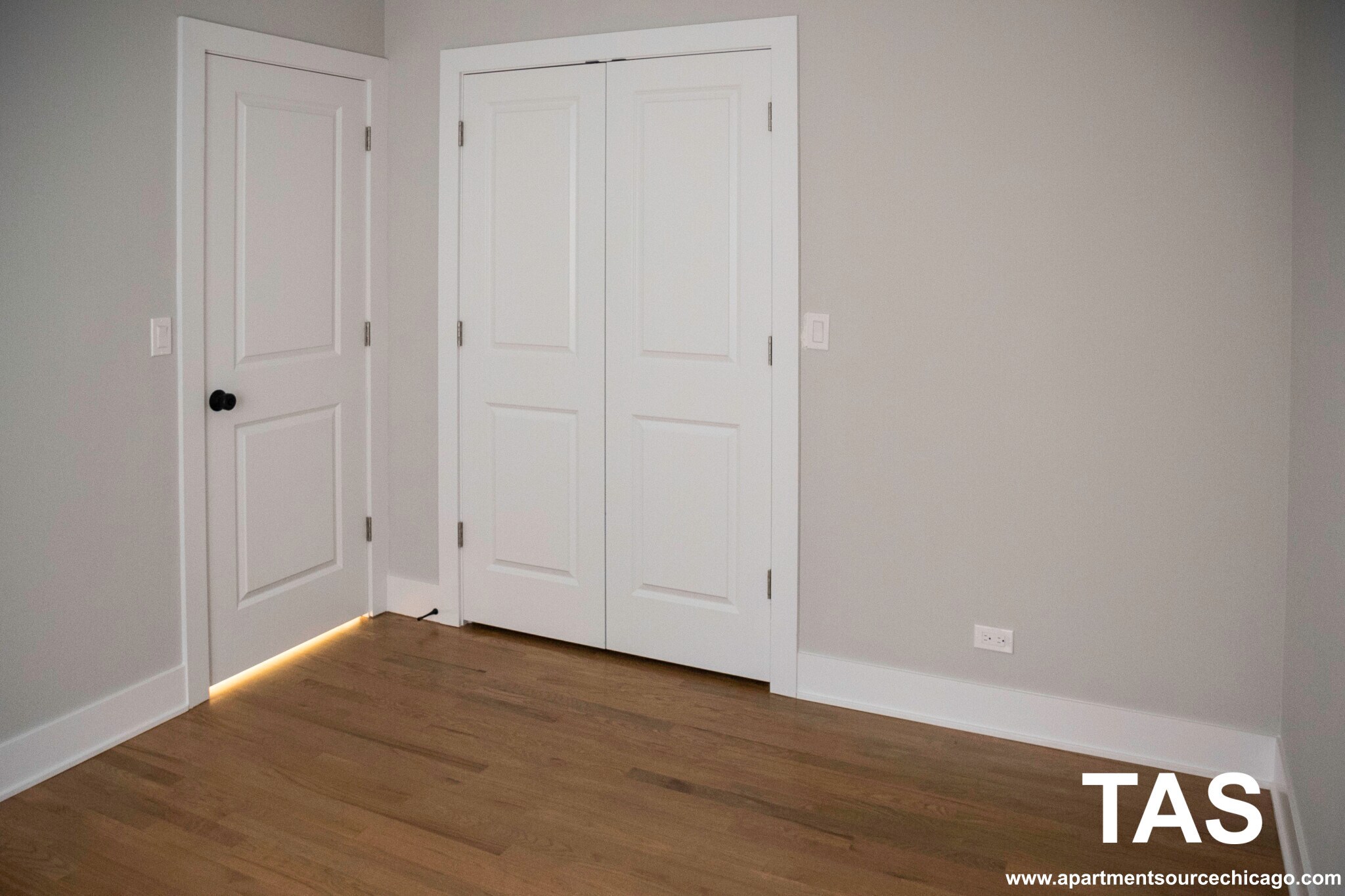 Building Photo - 2320 N Southport Ave