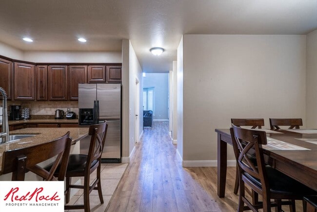 Building Photo - 3 Bedroom Furnished Home in Hidden Valley ...