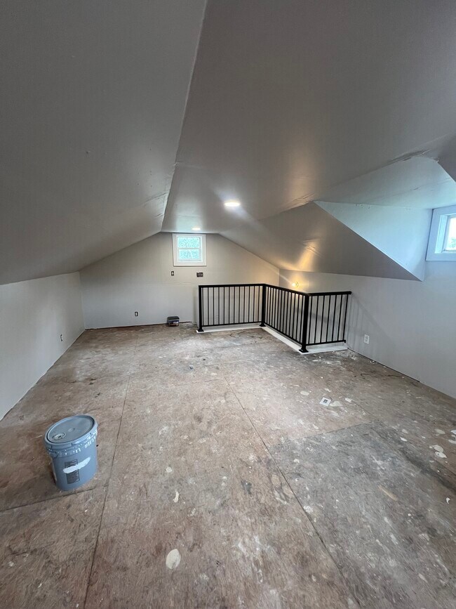 Building Photo - 4905 Brighton Rd