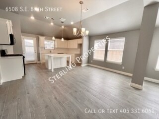 Building Photo - 6508 SE 87th St