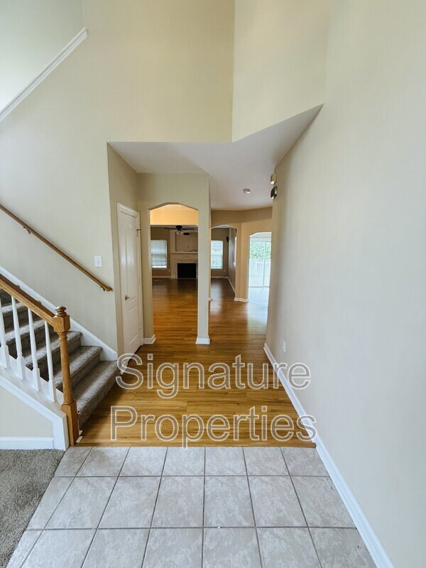 Building Photo - 712 Tallahassee Dr