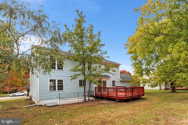 Building Photo - 2807 Falling Brook Terrace