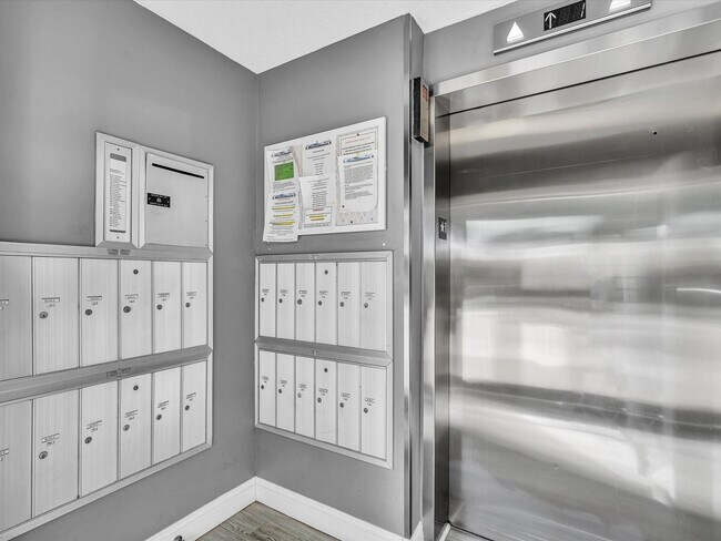 Building Photo - 6049 Balboa Cir