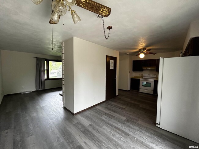 Building Photo - 3117 St Andrews Dr