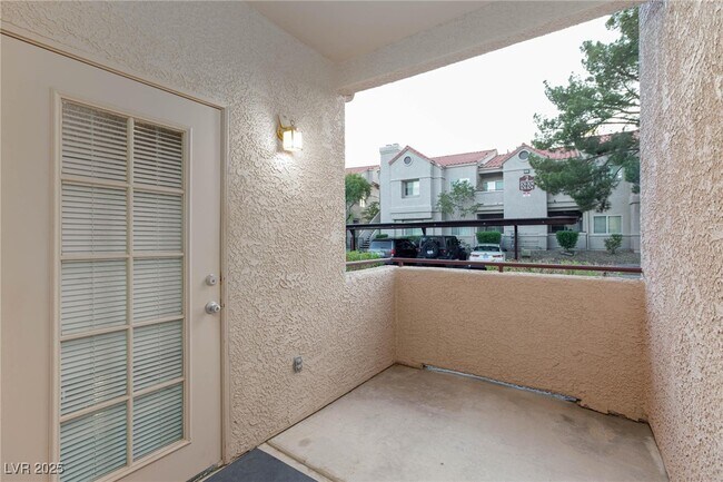 Building Photo - 5225 W Reno Ave