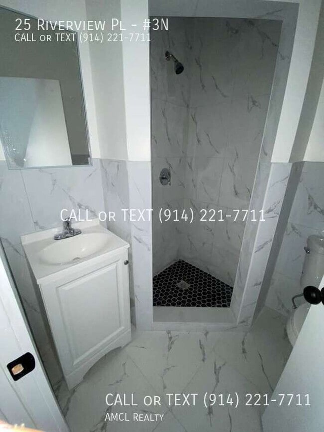 Building Photo - 25 Riverview Pl