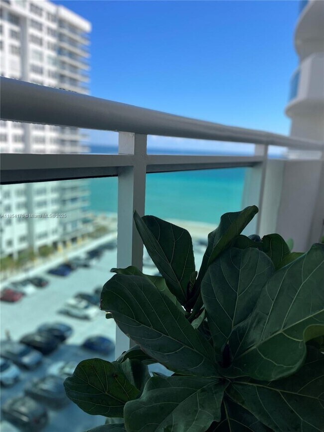 Building Photo - 3001 S Ocean Dr