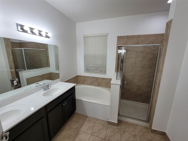 Building Photo - 156 SE 21st Terrace