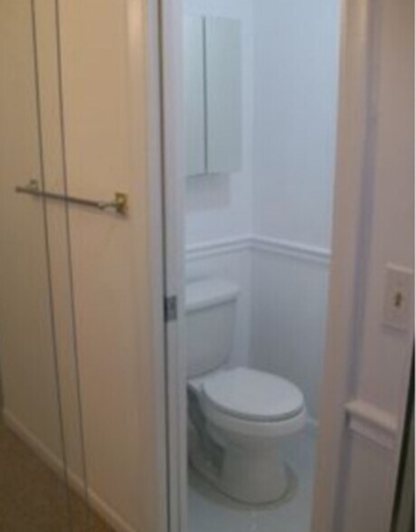 Building Photo - 8732 Bella Vista Dr