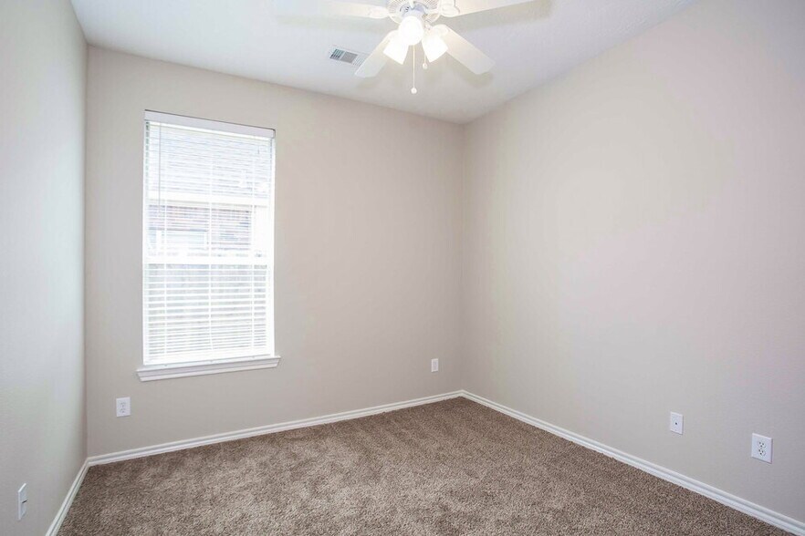 Building Photo - 11003 Oasis View Ln