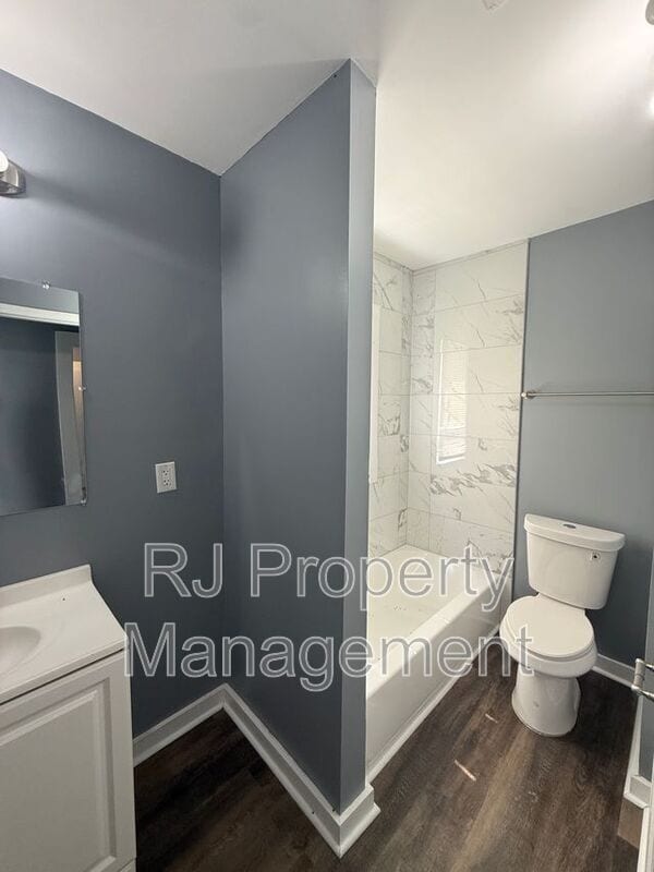 Building Photo - 425 Carpenter St