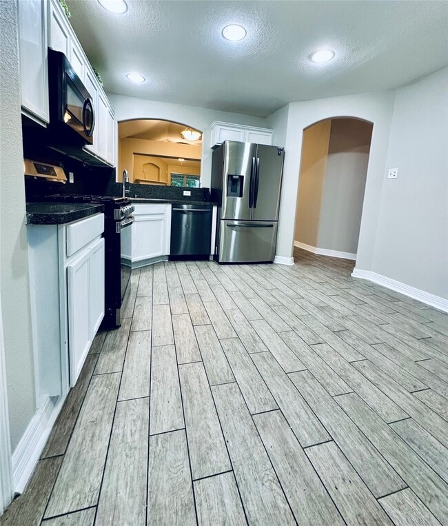 Building Photo - 21604 Horseshoe Dr
