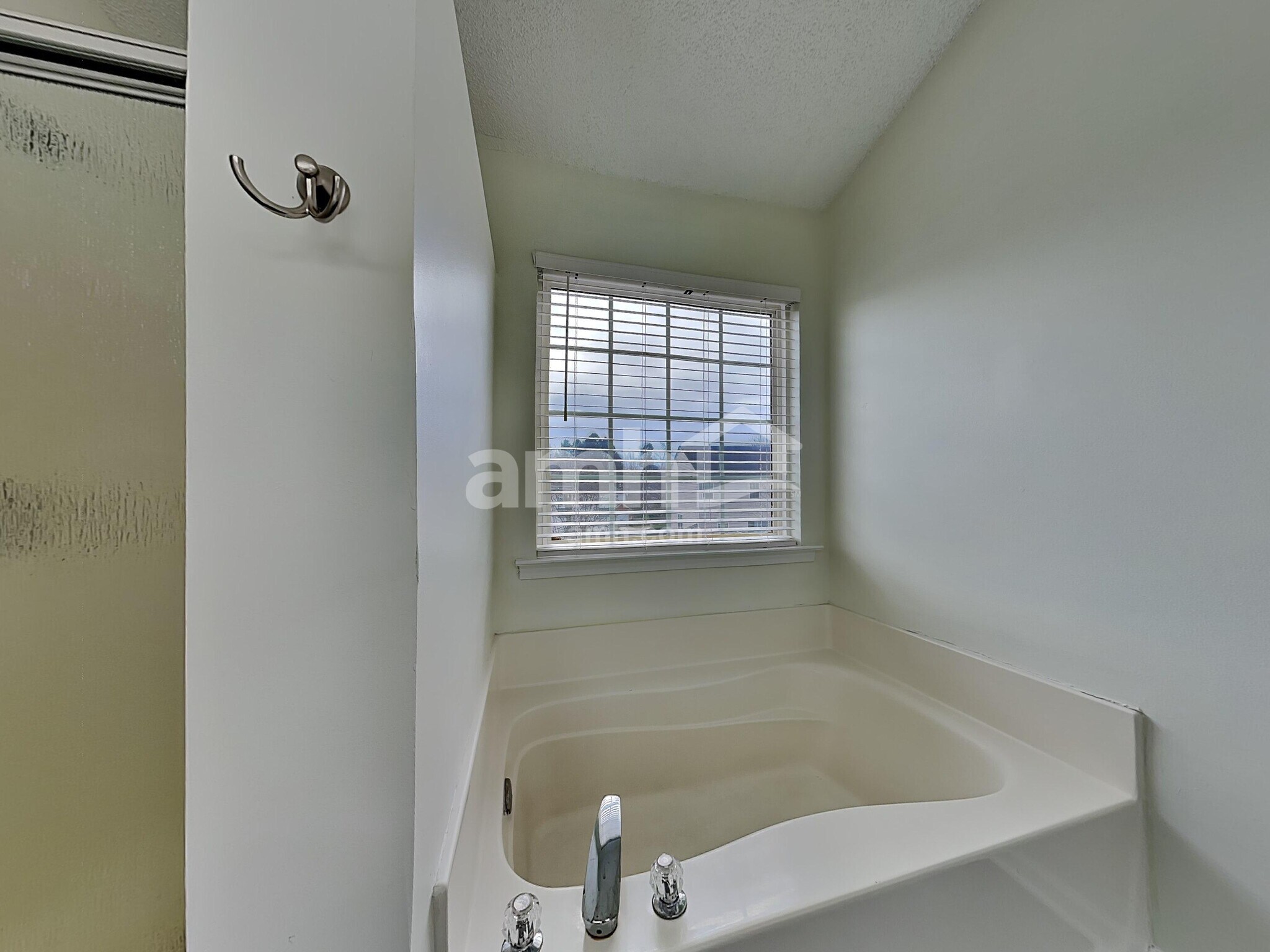 Building Photo - 8849 Laurel Run Dr