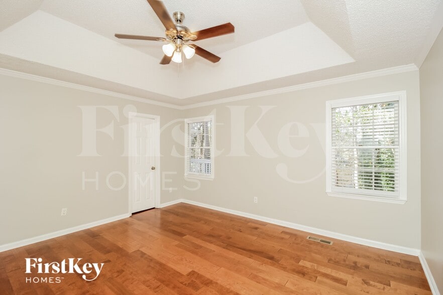 Building Photo - 142 Presidential Dr