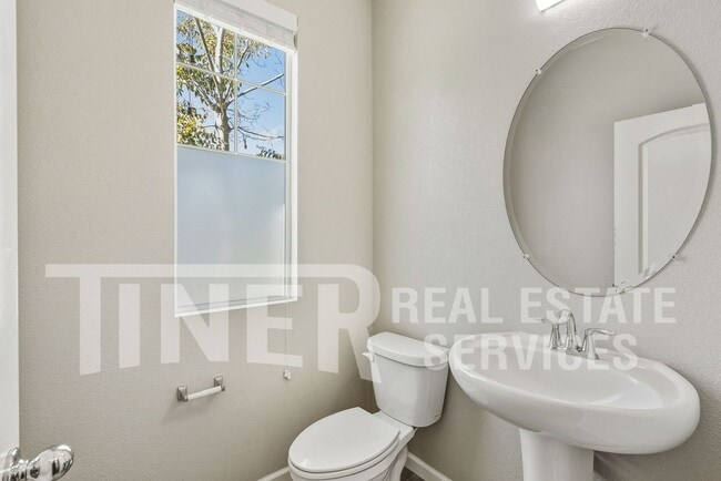 Building Photo - 3255 Pitkin Way