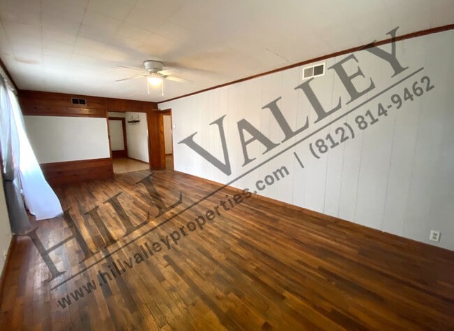 Building Photo - Two Bedroom Home