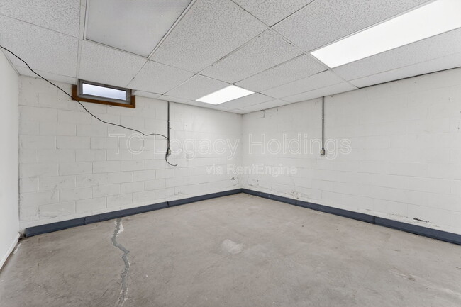Building Photo - 2311 Henderson Ave