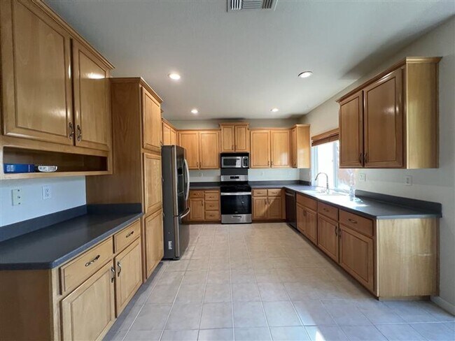 Building Photo - 2249 Zittel Dr