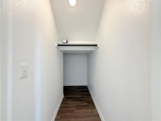Building Photo - 7506 Elk Grove Path