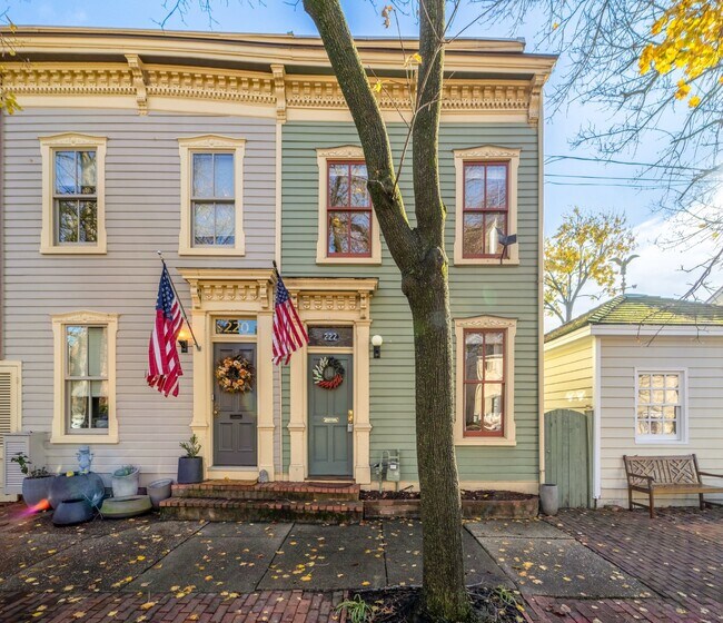 Primary Photo - Historic Elegance in Old Town Alexandria