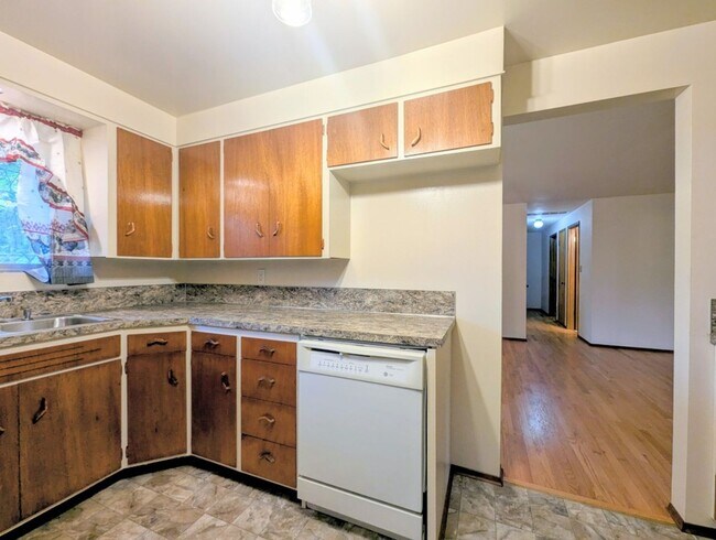 Building Photo - 3Bd/1.75Ba Lake Forest Park House