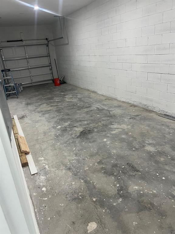 Building Photo - 1207 Crawford Ave