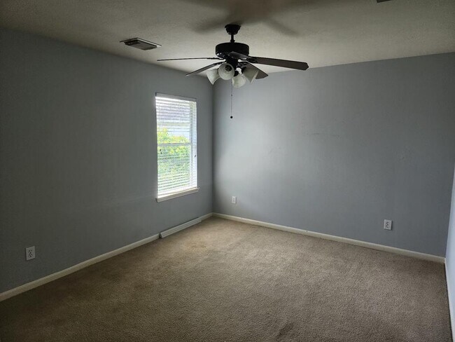 Building Photo - 16935 Jelly Park Stone Dr