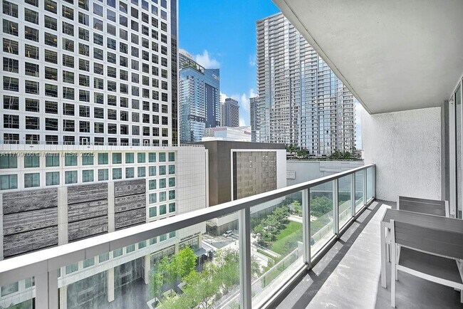 Building Photo - 500 Brickell Ave