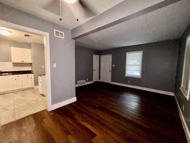 Building Photo - Newly Fully Renovated Home in Frayser - **Open to Section 8**