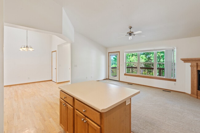 Building Photo - 21 Redtail Bend