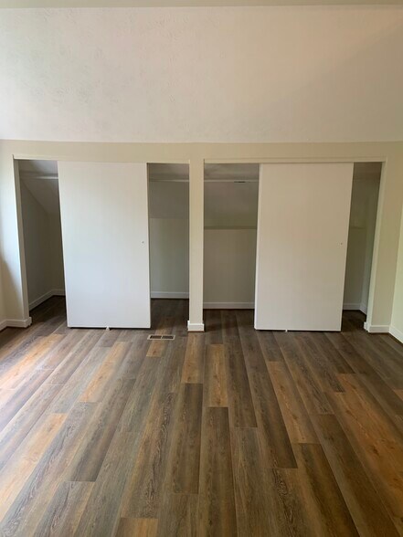 Building Photo - 152 Wintergreen Way