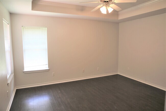 Building Photo - 3510 Vienna Dr