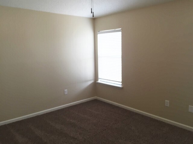 Building Photo - 2735 Creek Ridge Dr